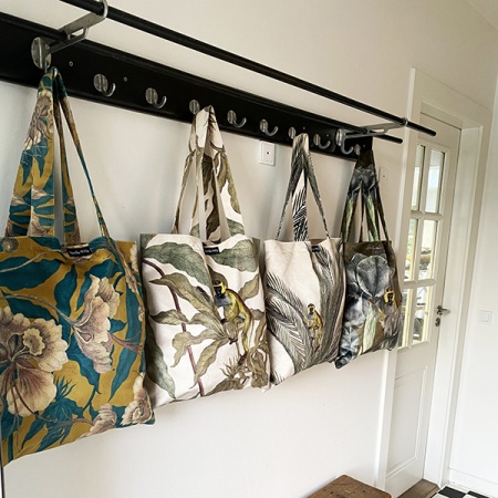TOTE4_all-768x1024