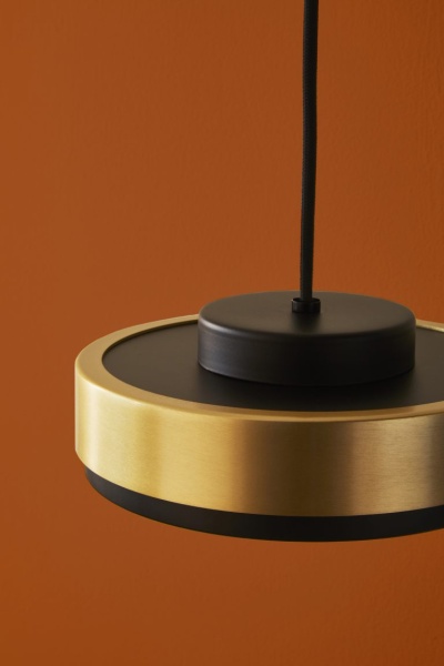 Discus-ap-1-768x1152