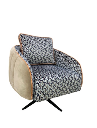 MK_1801_NL084_3-edited-free (carve.photos)