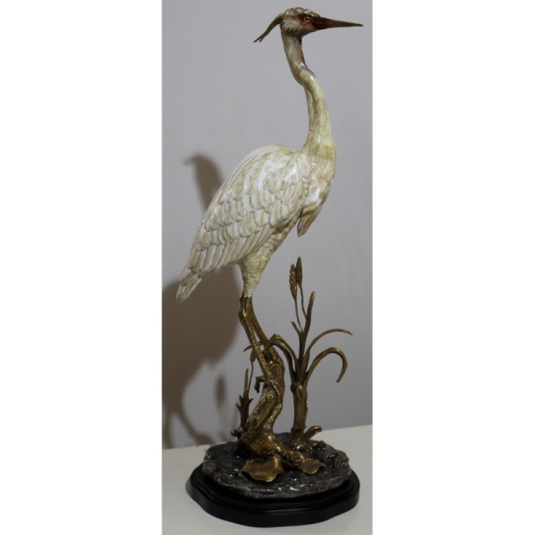 crane-cream-in-porcelain-and-bronze