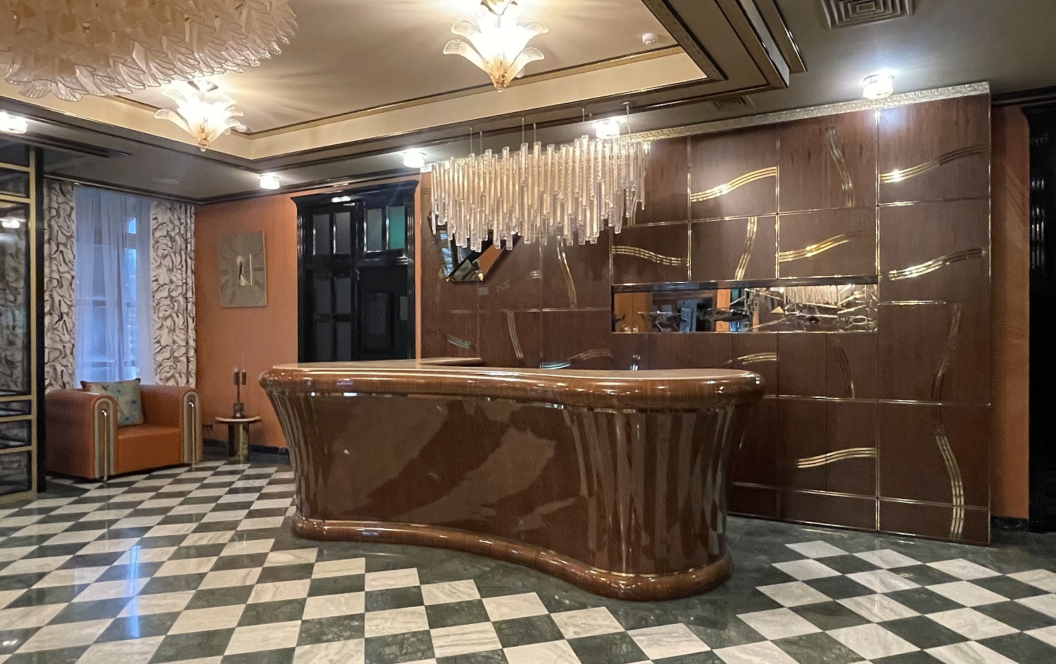 Ресепшн гостиницы