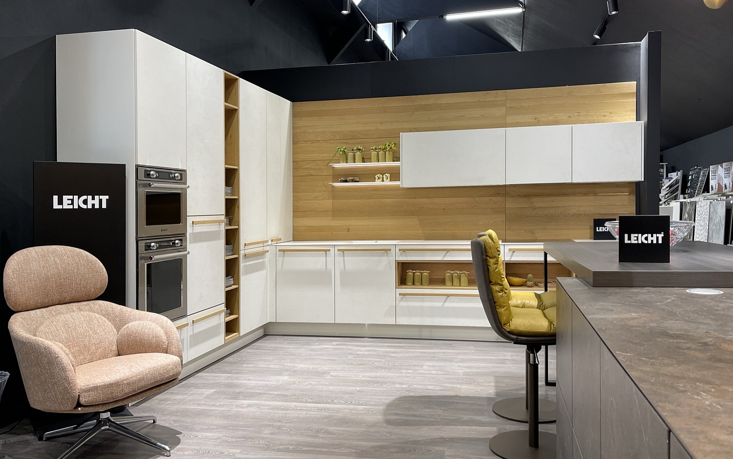 Распродажа выставочного образца кухни LEICHT CONCRETE