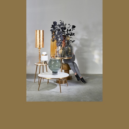 stool nut_black rose_marbel coffee table_gold object vase_drip lamp gold