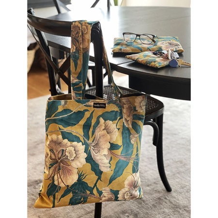LA94a_TOTE4a_chair