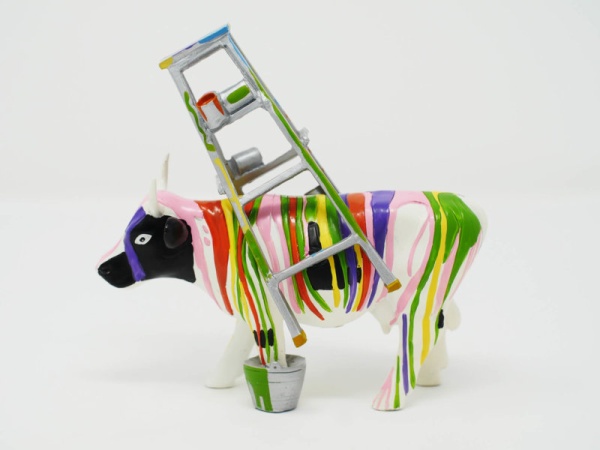 Cowparade-Muuu-Traviesa-Medium-Cow-Figurine-2-1-800x600